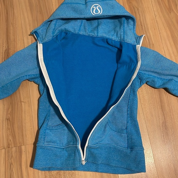Lululemon hoodie blue/white striped - Picture 5 of 5
